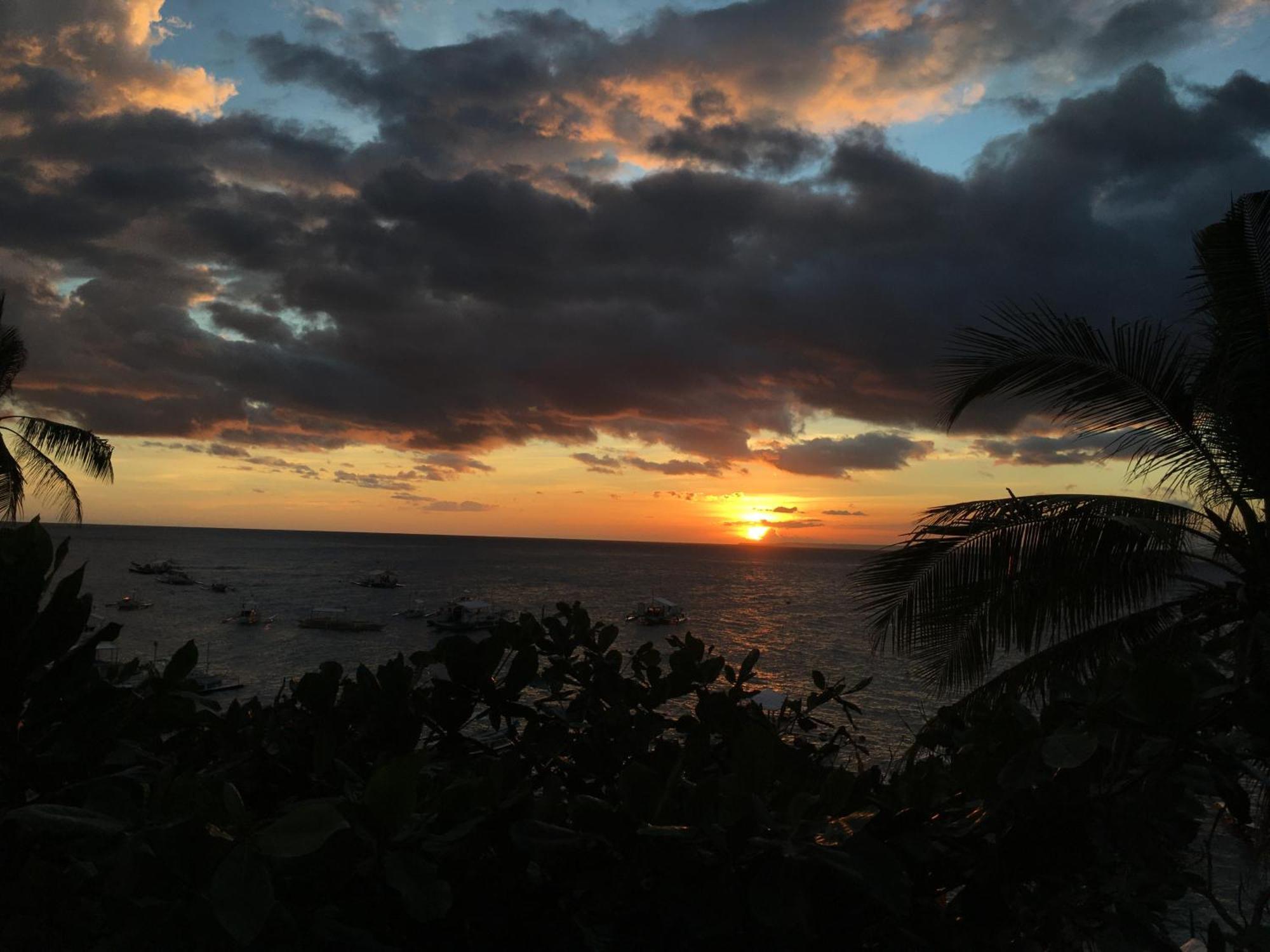 Liberty'S Lodge And Diving - Apo Island Dumaguete City Dış mekan fotoğraf