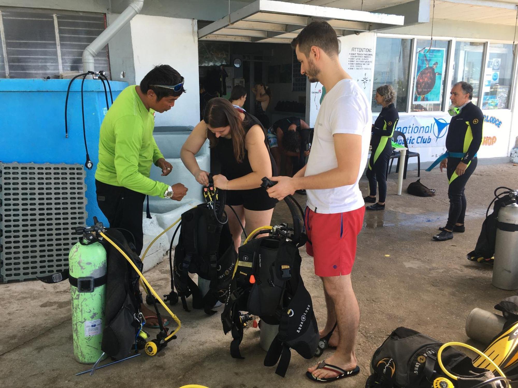 Liberty'S Lodge And Diving - Apo Island Dumaguete City Dış mekan fotoğraf